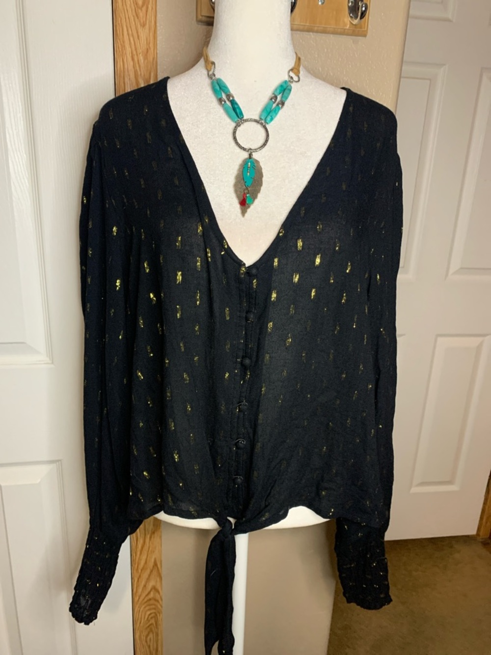 WRANGLER RETRO Women's Black with Gold Tie Front Poet Sleeve Cropped Blouse